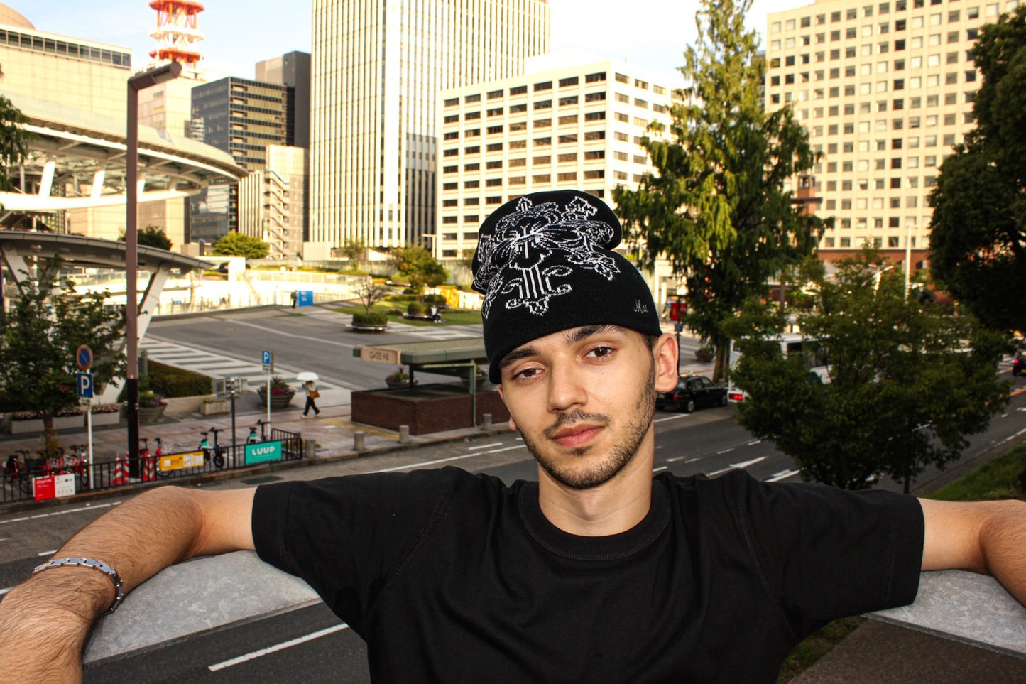 MOI NOIR ROYAL BEANIE